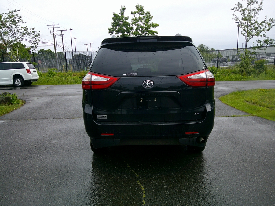 Black Toyota Sienna image number 6