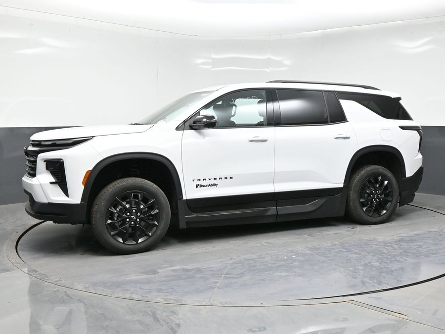 New 2026 Chevrolet Traverse 1LT Midnight - BraunAbility Side Entry In Floor Automatic Ramp
