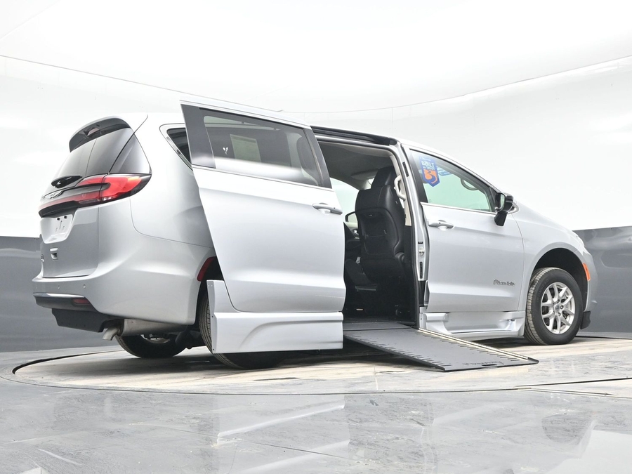 Used 2024 Chrysler Pacifica Touring L - BraunAbility Side Entry Entry In Floor Automatic Ramp