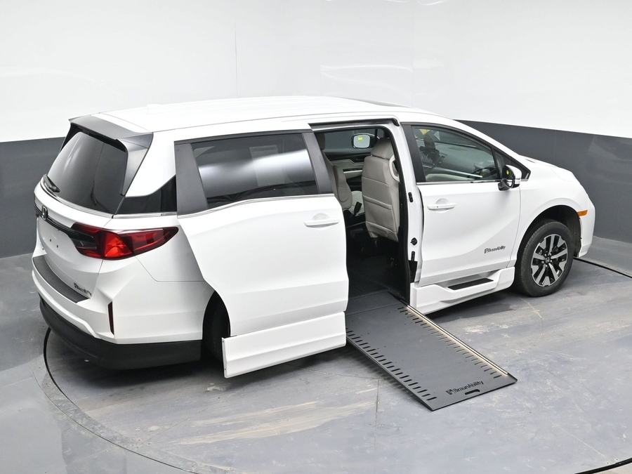 New 2026 Honda Odyssey EX-L - BraunAbility Side Entry Entry In Floor Automatic Ramp