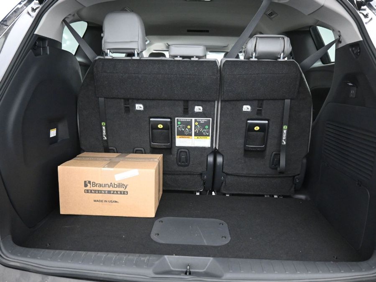 2025 TOYOTA SIENNA - Image 24