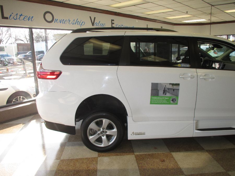 2020 TOYOTA SIENNA - Image 5