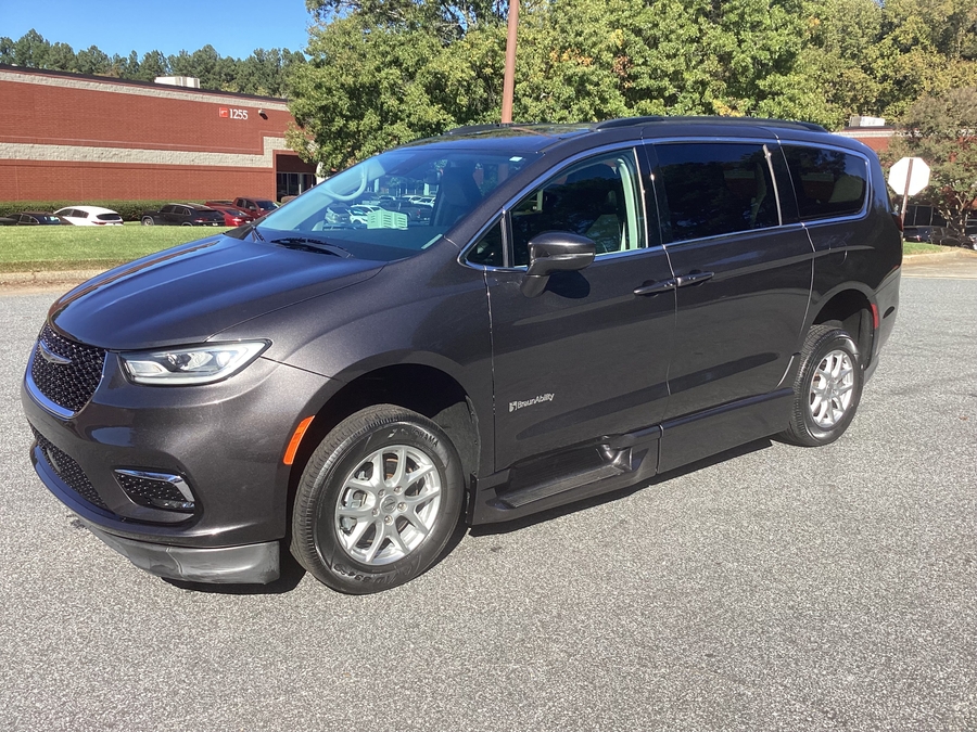 Grey Chrysler Pacifica image number 1
