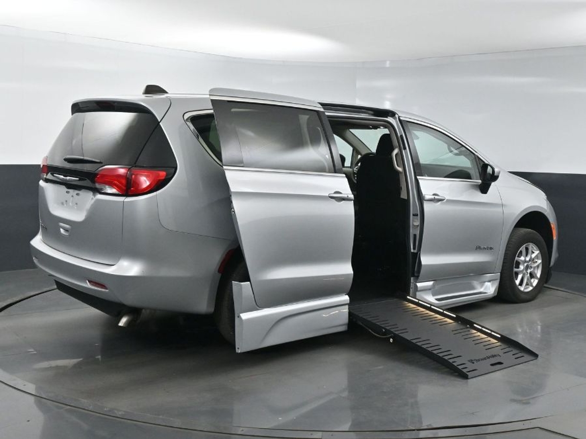 2023 CHRYSLER VOYAGER - Image 23
