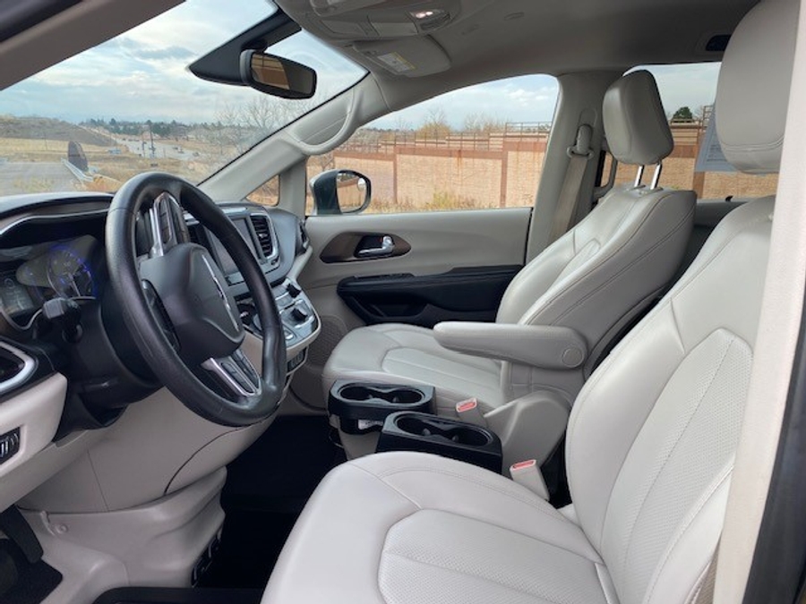 Used 2021 Chrysler Voyager LXi - BraunAbility Side Entry Entry Fold Out Automatic Ramp