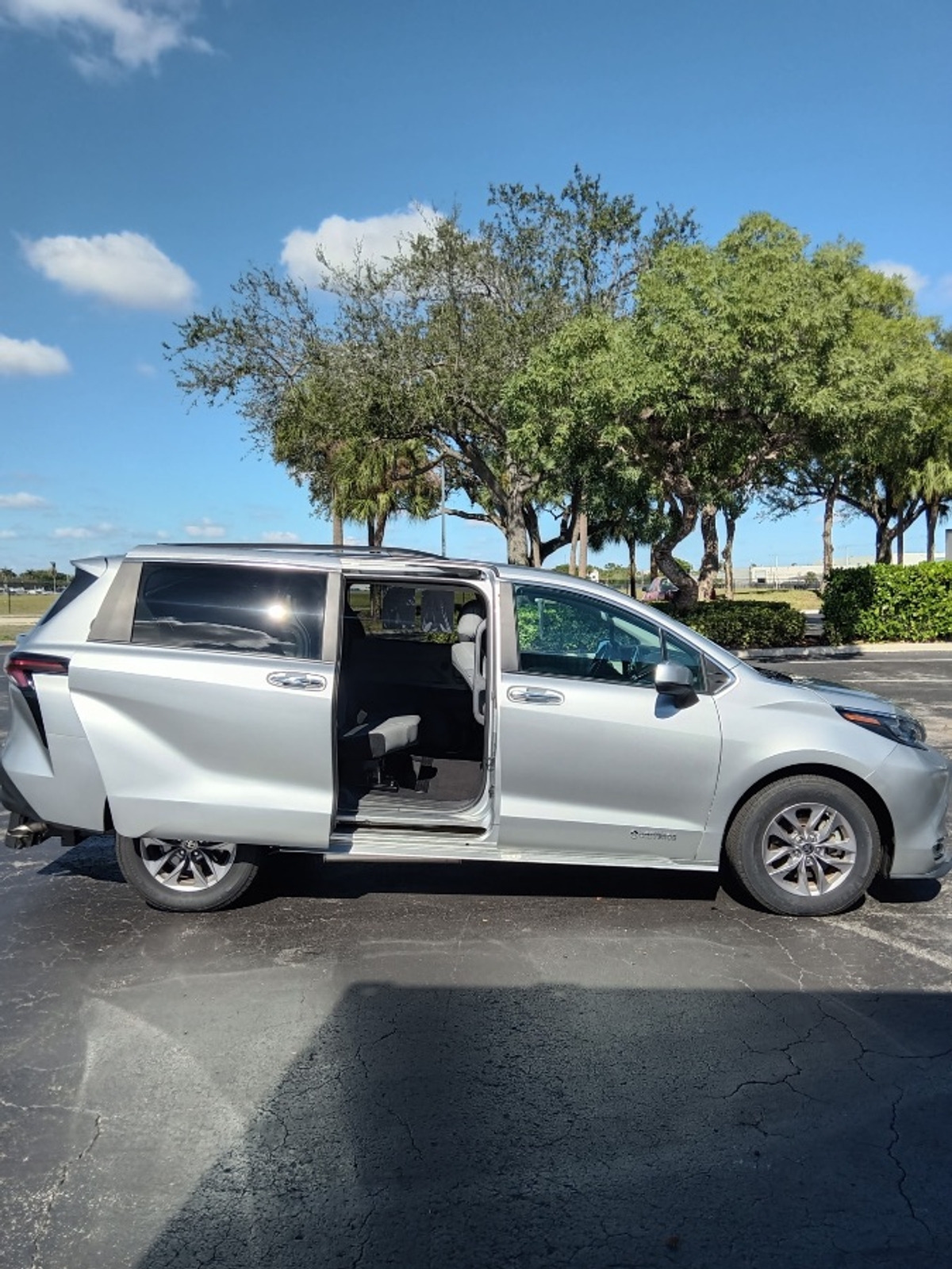 2024 TOYOTA SIENNA - Image 10