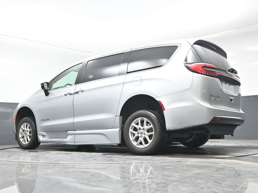 Used 2024 Chrysler Pacifica Touring L - BraunAbility Side Entry Entry In Floor Automatic Ramp