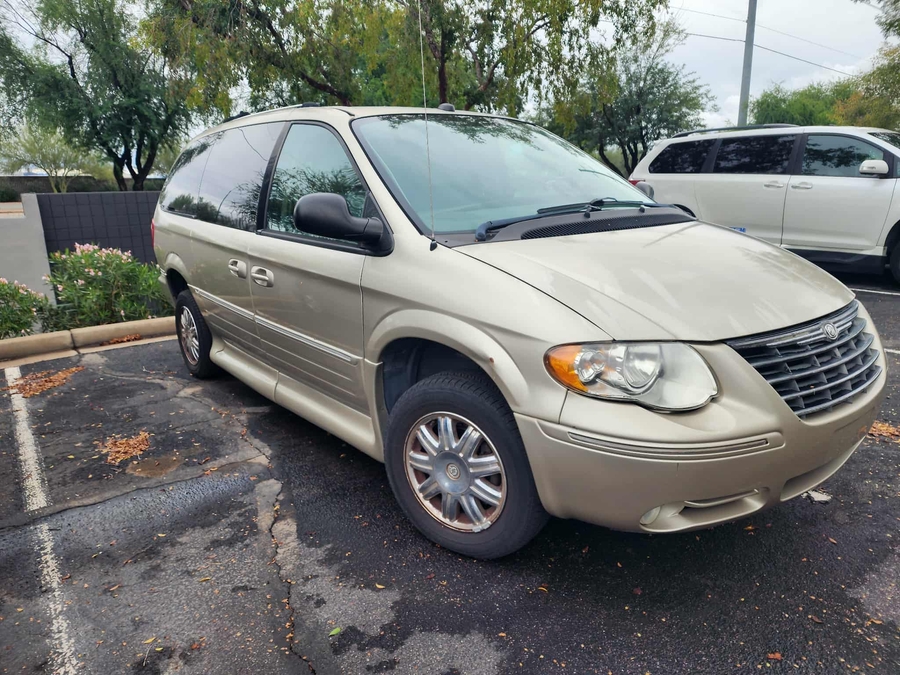 Used 2005 Chrysler Town and Country Limited - VMI Side Entry Entry In Floor Automatic Ramp