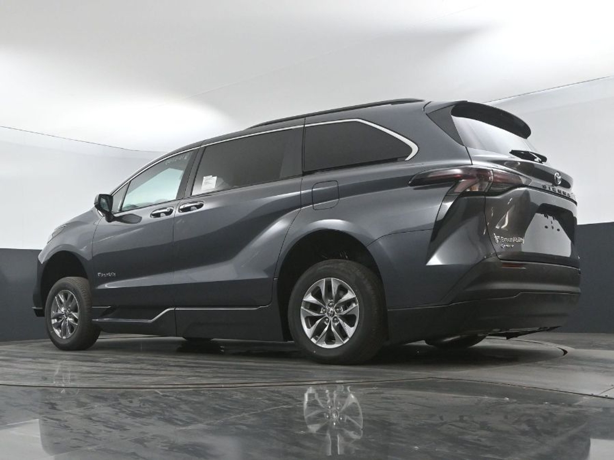 2025 TOYOTA SIENNA - Image 21