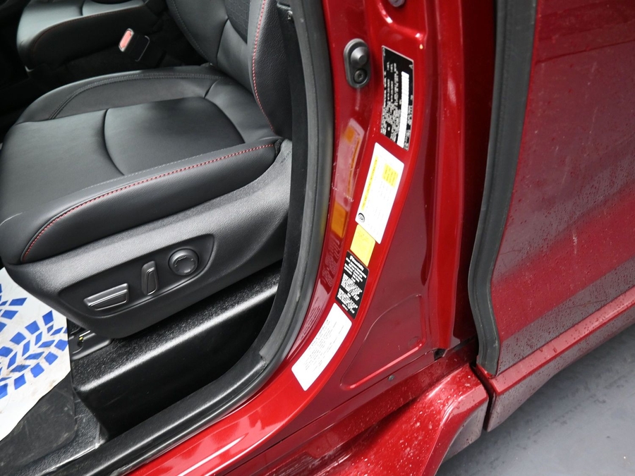 New 2025 Toyota Sienna Hybrid XSE Sport - BraunAbility Side Entry Entry Fold Out Automatic Ramp