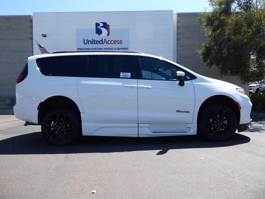 Used 2023 Chrysler Pacifica Touring L - BraunAbility Side Entry Fold Out Automatic Ramp
