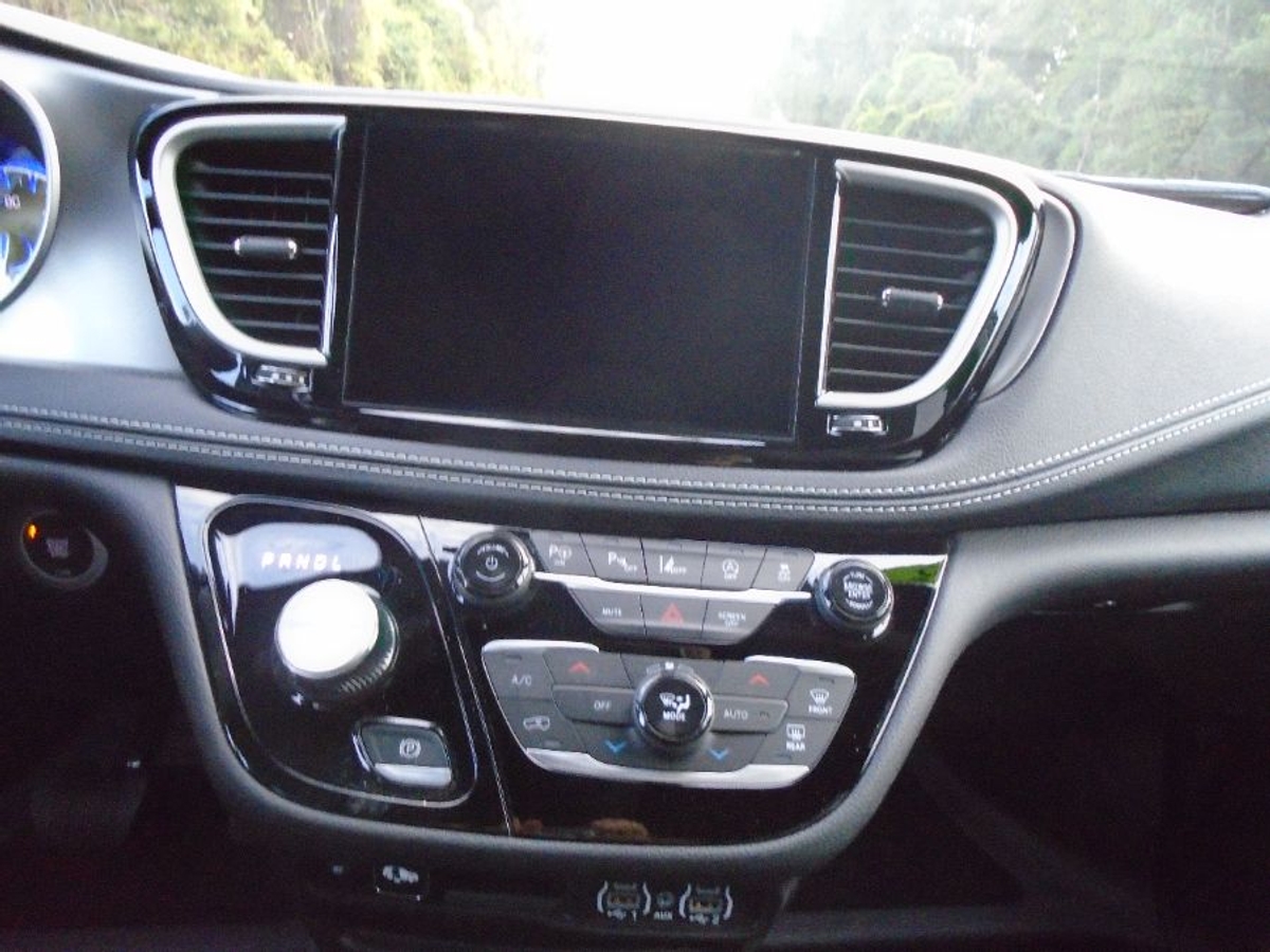 2025 CHRYSLER PACIFICA - Image 5