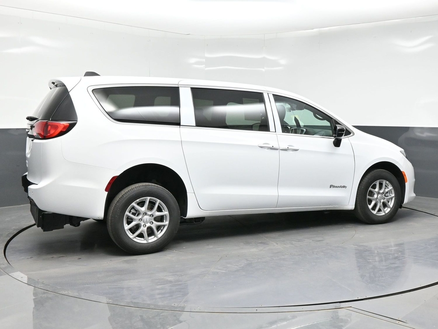 New 2026 Chrysler Voyager LX - BraunAbility Rear Entry Entry Fold Out Manual Ramp