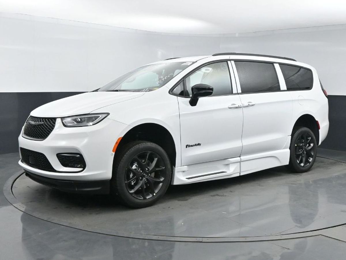 2024 CHRYSLER PACIFICA - Image 19