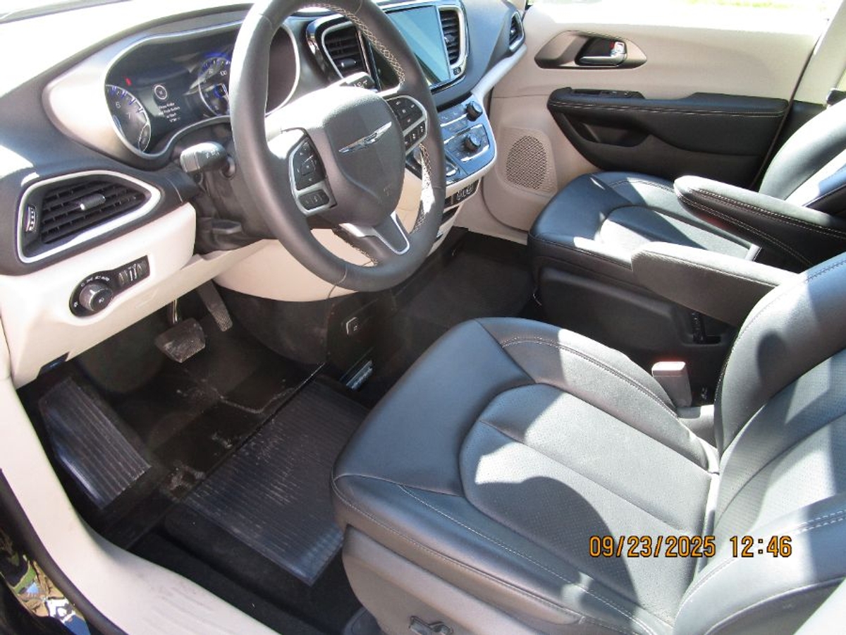 2024 CHRYSLER PACIFICA - Image 12