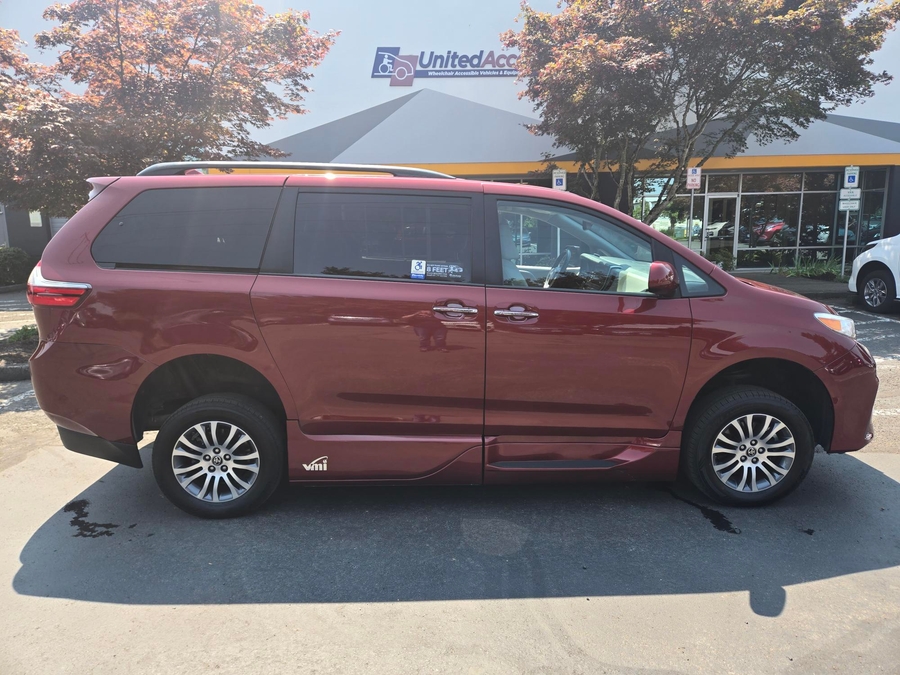 Used 2020 Toyota Sienna XLE - VMI Side Entry In Floor Automatic Ramp