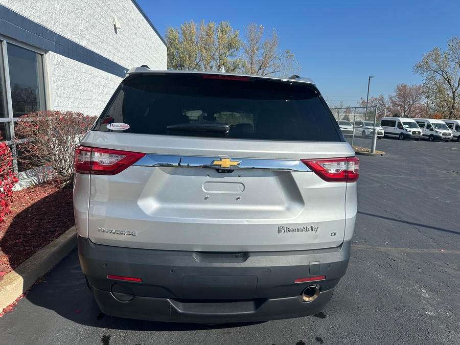 Used 2021 Chevrolet Traverse 3LT - BraunAbility Side Entry Entry In Floor Automatic Ramp