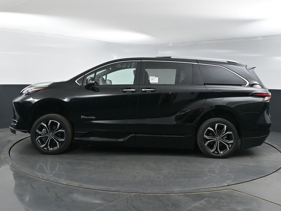 New 2025 Toyota Sienna Hybrid Platinum - BraunAbility Side Entry Entry In Floor Automatic Ramp