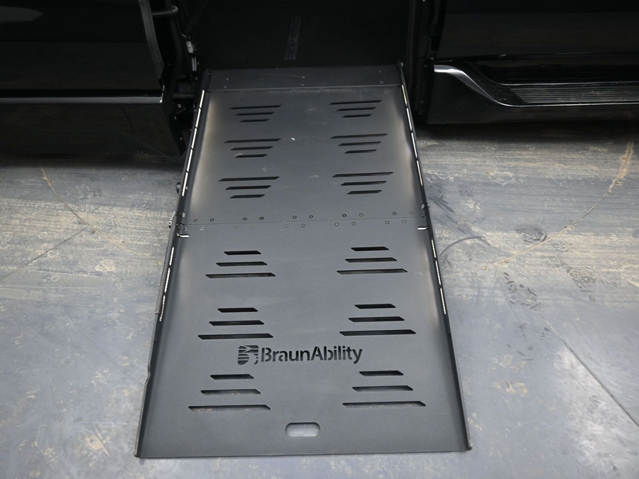 Black Toyota Sienna image number 10