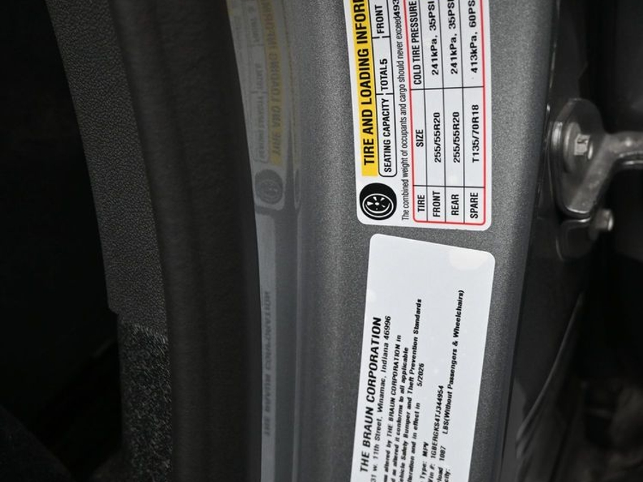 New 2026 Chevrolet Traverse 1LT Midnight Edition - BraunAbility Side Entry Entry In Floor Automatic Ramp