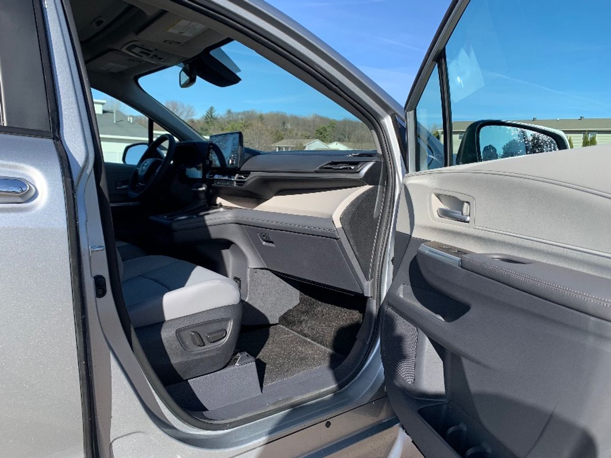 2024 TOYOTA SIENNA - Image 12