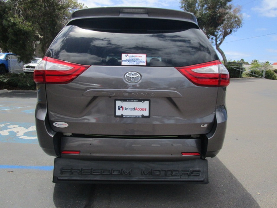 Used 2015 Toyota Sienna LE - FRE Rear Entry Entry Fold Out Manual Ramp