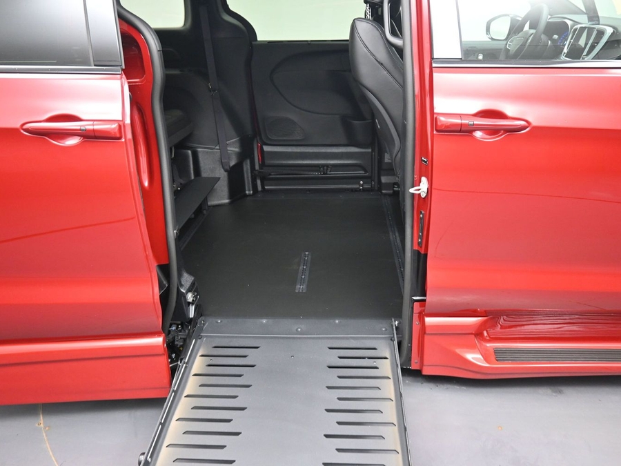 New 2027 Chrysler Pacifica Select Sport - BraunAbility Side Entry Fold Out Automatic Ramp