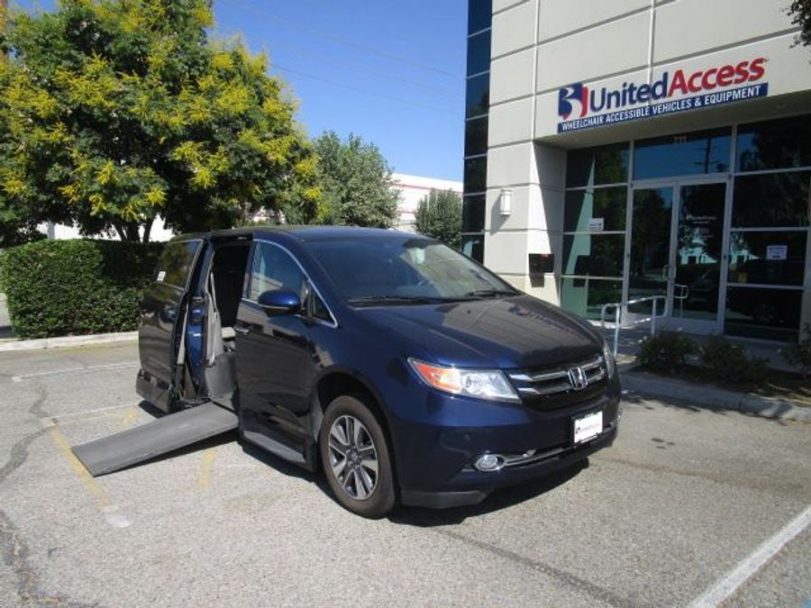 Used 2016 Honda Odyssey Touring - VMI Side Entry Entry In Floor Automatic Ramp