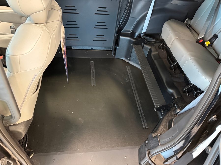 Black Toyota Sienna image number 13