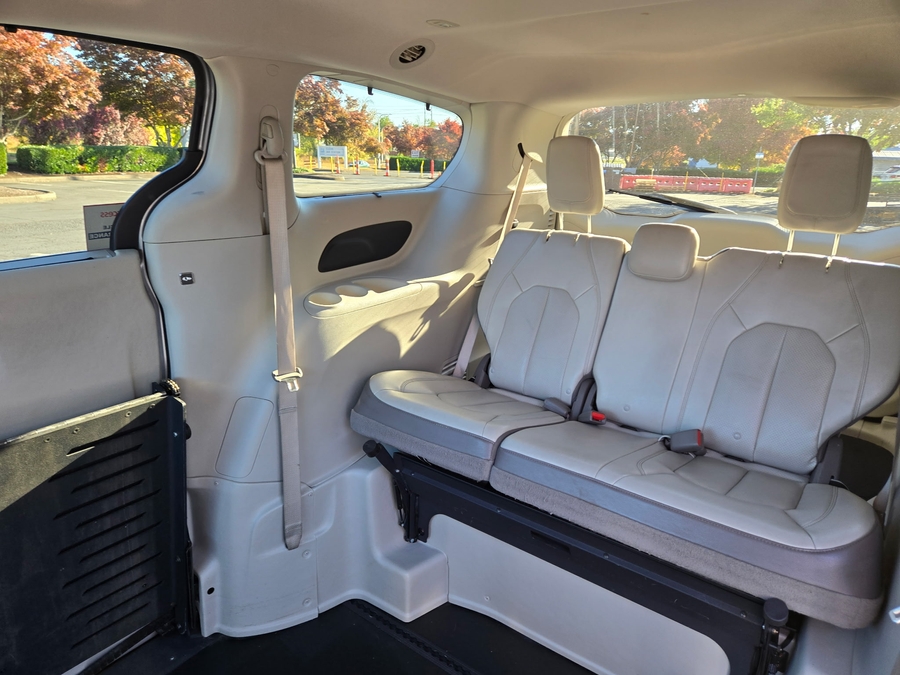 Used 2019 Chrysler Pacifica Touring L - BraunAbility Side Entry Fold Out Automatic Ramp