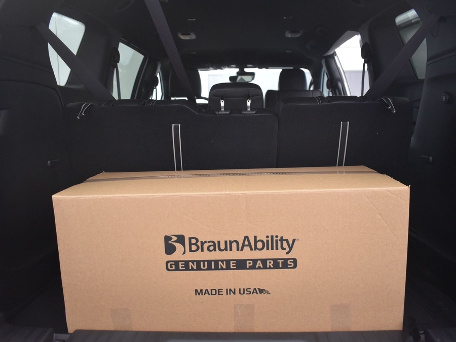 New 2025 Chrysler Pacifica Select Safety - BraunAbility Side Entry Entry In Floor Automatic Ramp