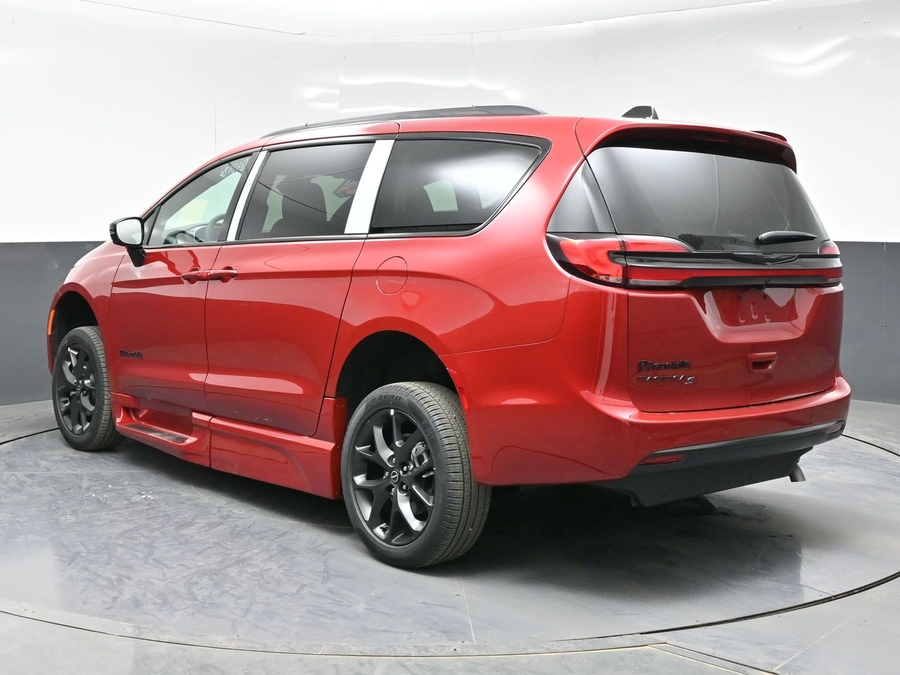 New 2026 Chrysler Pacifica Select Sport - BraunAbility Side Entry In Floor Automatic Ramp
