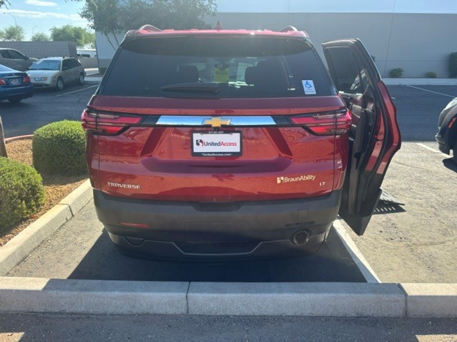 Used 2022 Chevrolet Traverse 1LT - BraunAbility Side Entry In Floor Automatic Ramp
