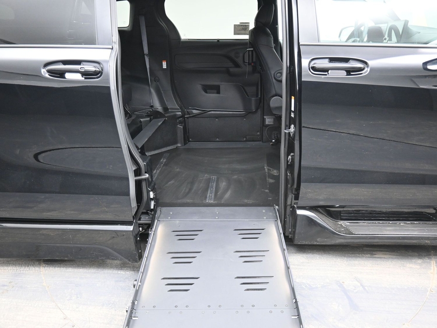 Black Toyota Sienna image number 11