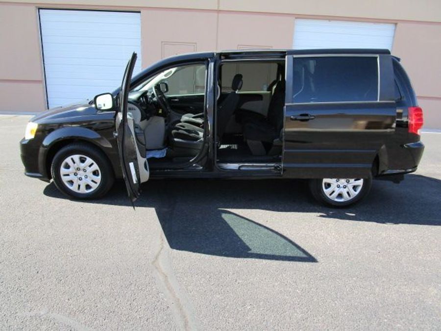 Used 2014 Dodge Grand Caravan American Value Package - Freedom Rear Entry Entry Fold Out Manual Ramp
