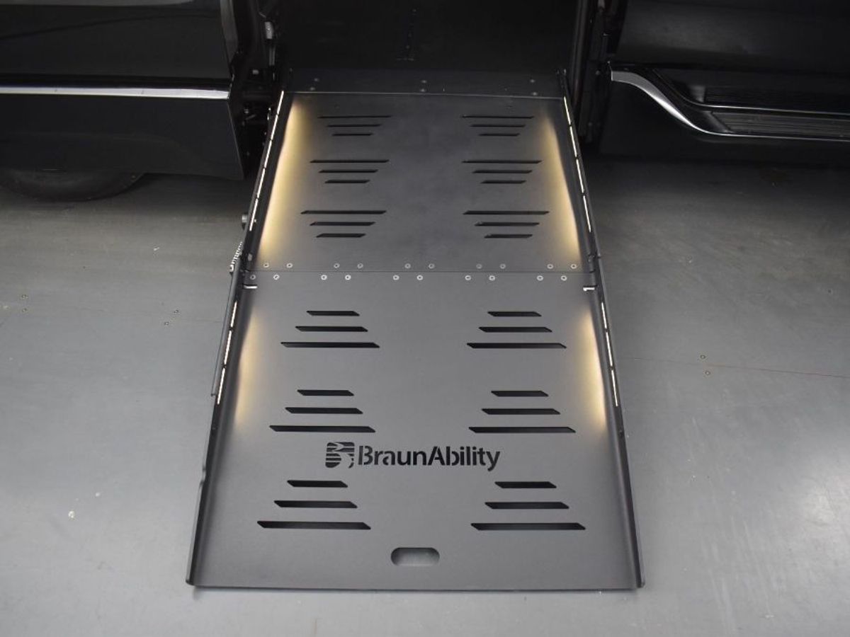 2025 TOYOTA SIENNA - Image 11