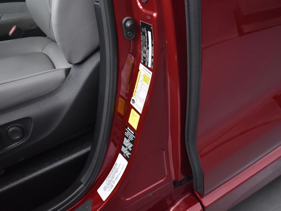 New 2025 Toyota Sienna Hybrid XLE Plus - BraunAbility Side Entry Entry Fold Out Automatic Ramp