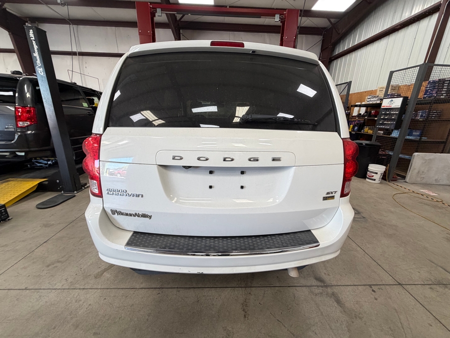 White Dodge Grand Caravan image number 5
