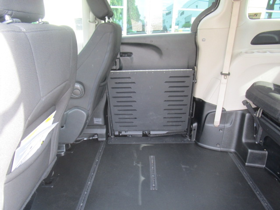 Used 2022 Chrysler Voyager LX - BraunAbility Side Entry Fold Out Automatic Ramp