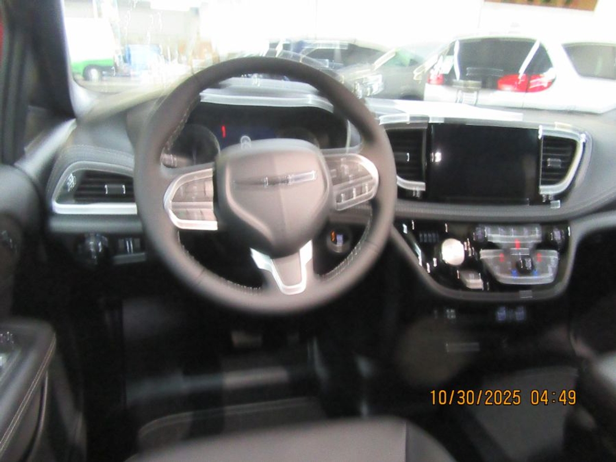 2025 CHRYSLER PACIFICA - Image 2