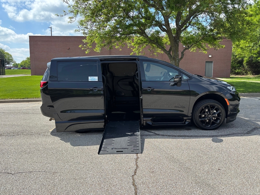 Used 2023 Chrysler Pacifica Touring L Sport - BraunAbility Side Entry Entry Fold Out Automatic Ramp