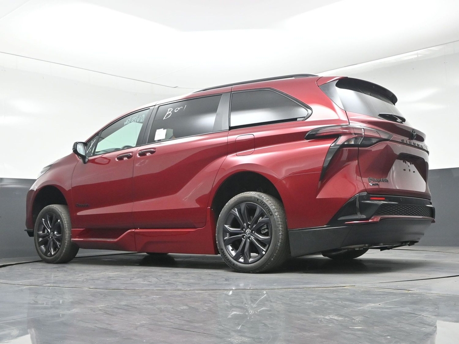 New 2026 Toyota Sienna Hybrid XSE Sport - BraunAbility Side Entry In Floor Automatic Ramp