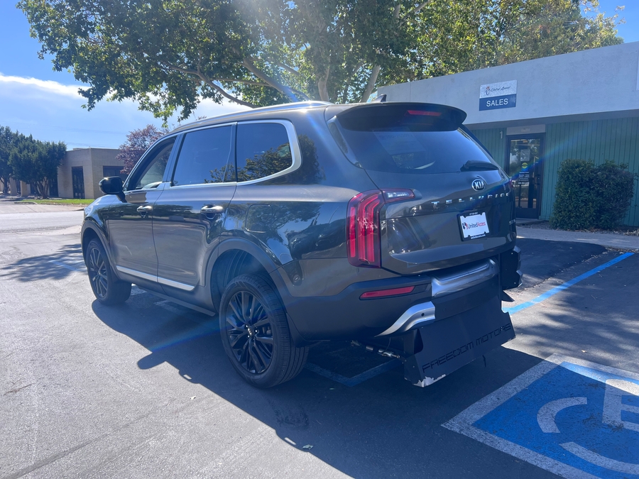 Used 2020 Kia Telluride SX - Freedom Rear Entry Fold Out Automatic Ramp