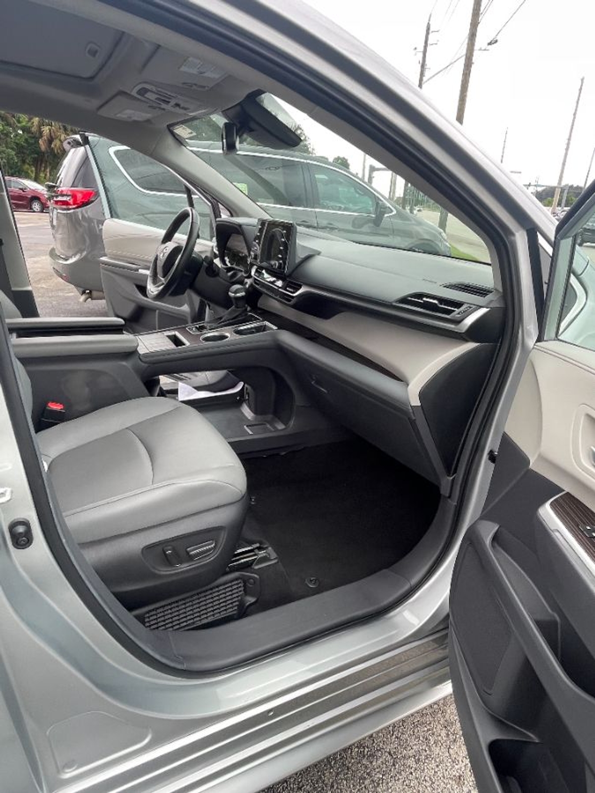 2024 TOYOTA SIENNA - Image 18