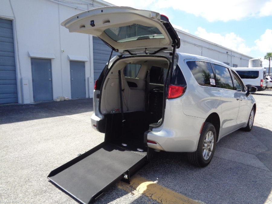 Used 2022 Chrysler Voyager LX - ATS Rear Entry Fold Out Manual Ramp