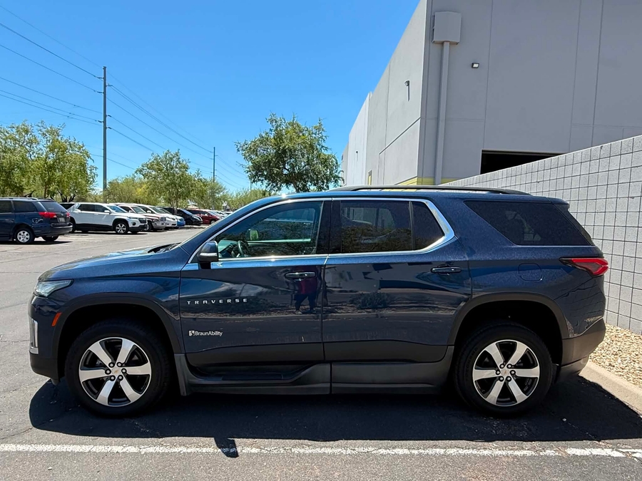 Used 2023 Chevrolet Traverse 3LT - BraunAbility Side Entry In Floor Automatic Ramp