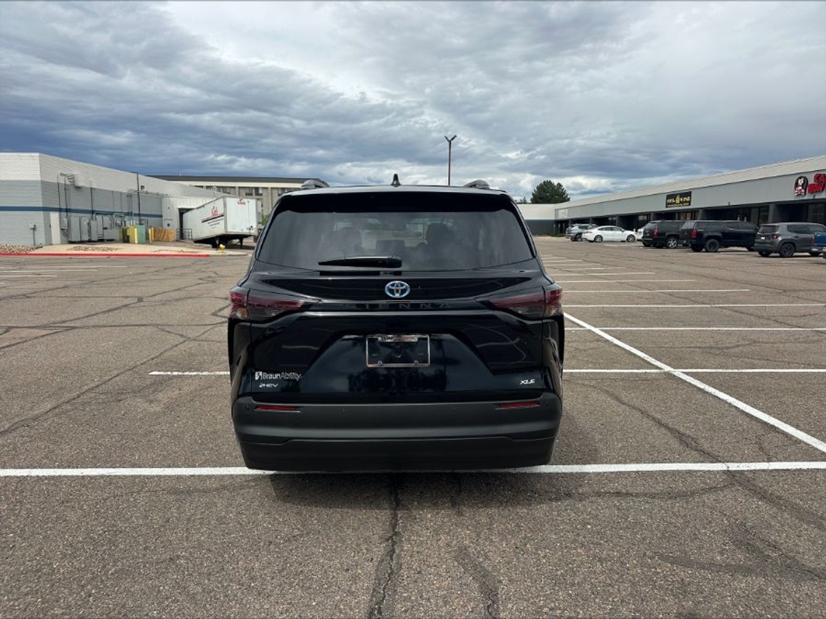 2025 TOYOTA SIENNA - Image 12