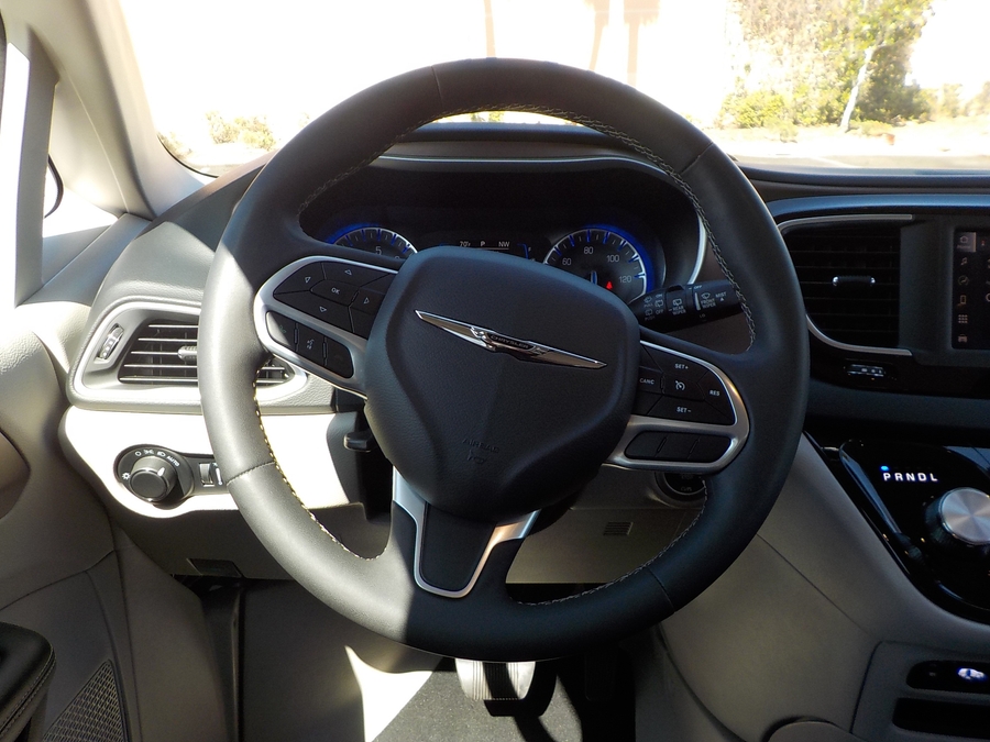 2023 CHRYSLER VOYAGER - Image 29