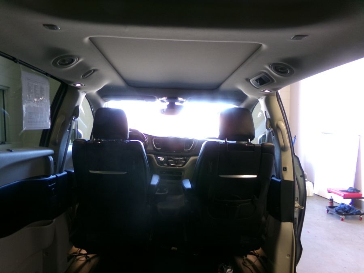 2021 CHRYSLER PACIFICA - Image 12