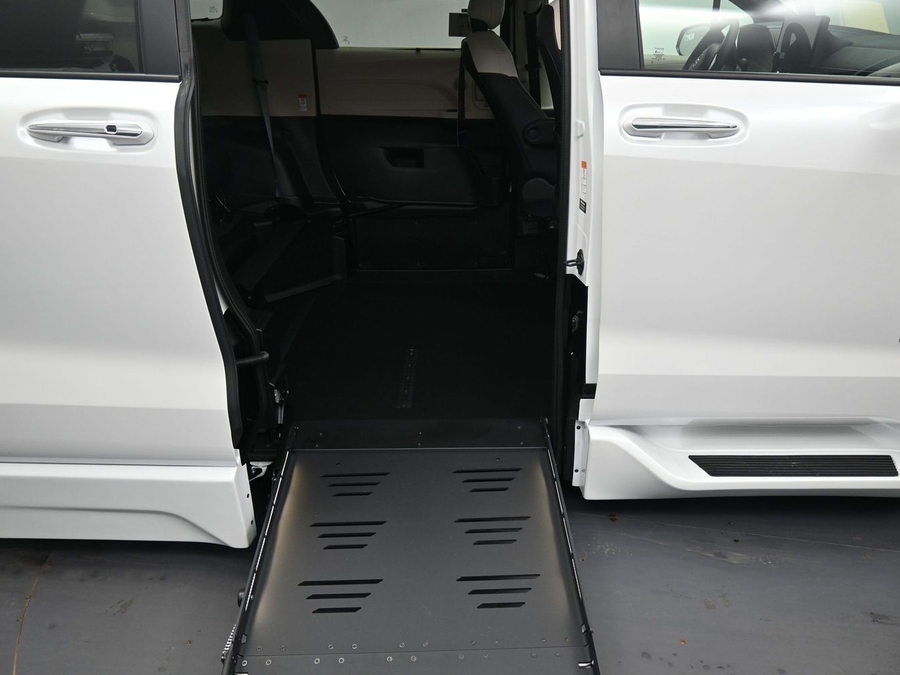 New 2026 Toyota Sienna Hybrid Limited - BraunAbility Side Entry Fold Out Automatic Ramp